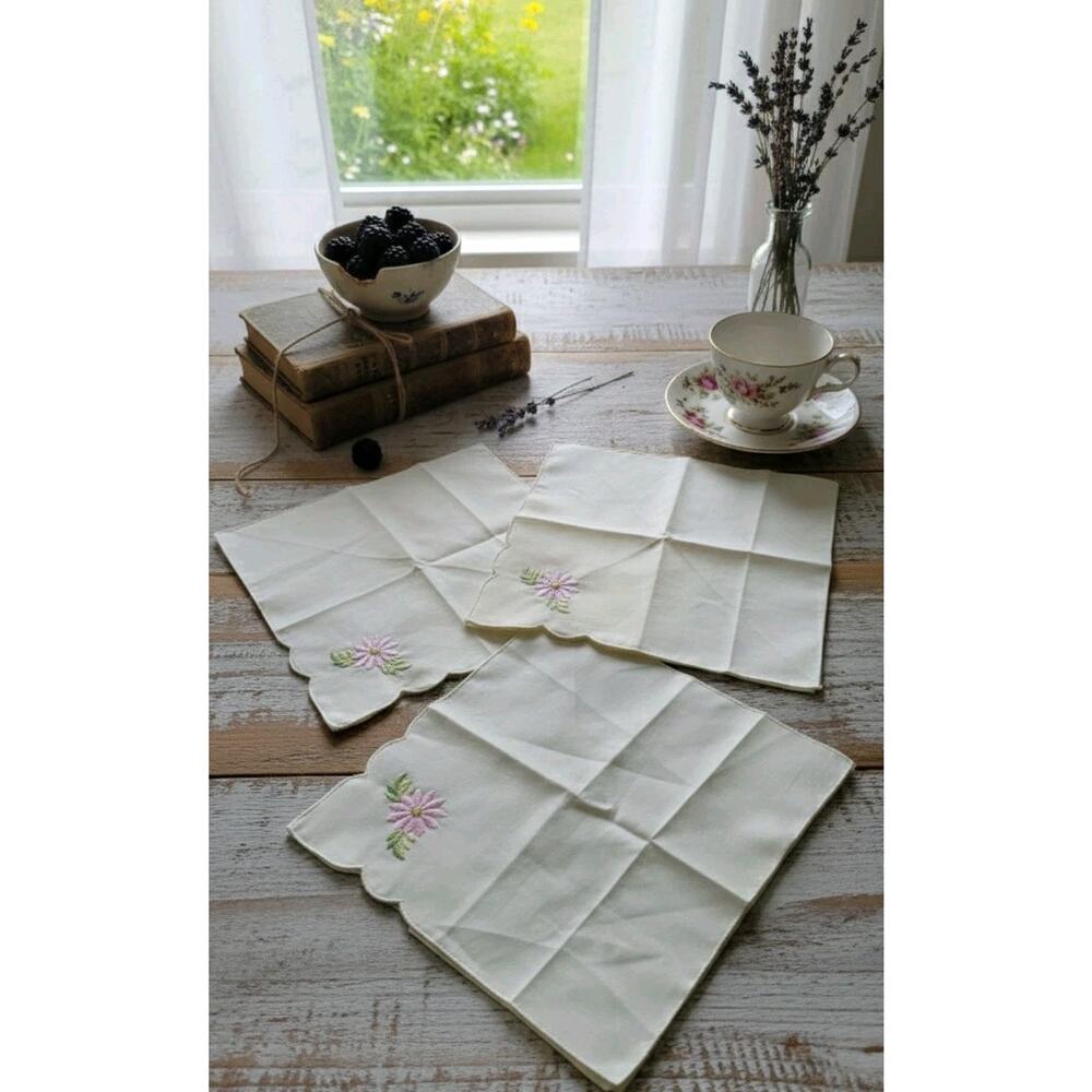 3 Piece Vtg White Embroidered Floral Square Cloth Table Handkerchief Napkins